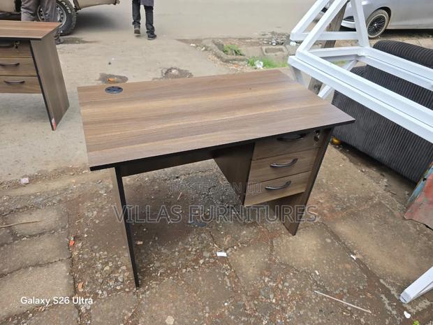 4500 Durable Desk With Lock - main view