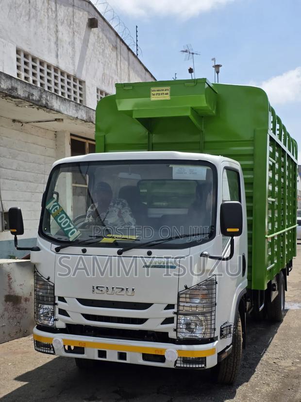 Isuzu NMR Truck - thumbnail 3