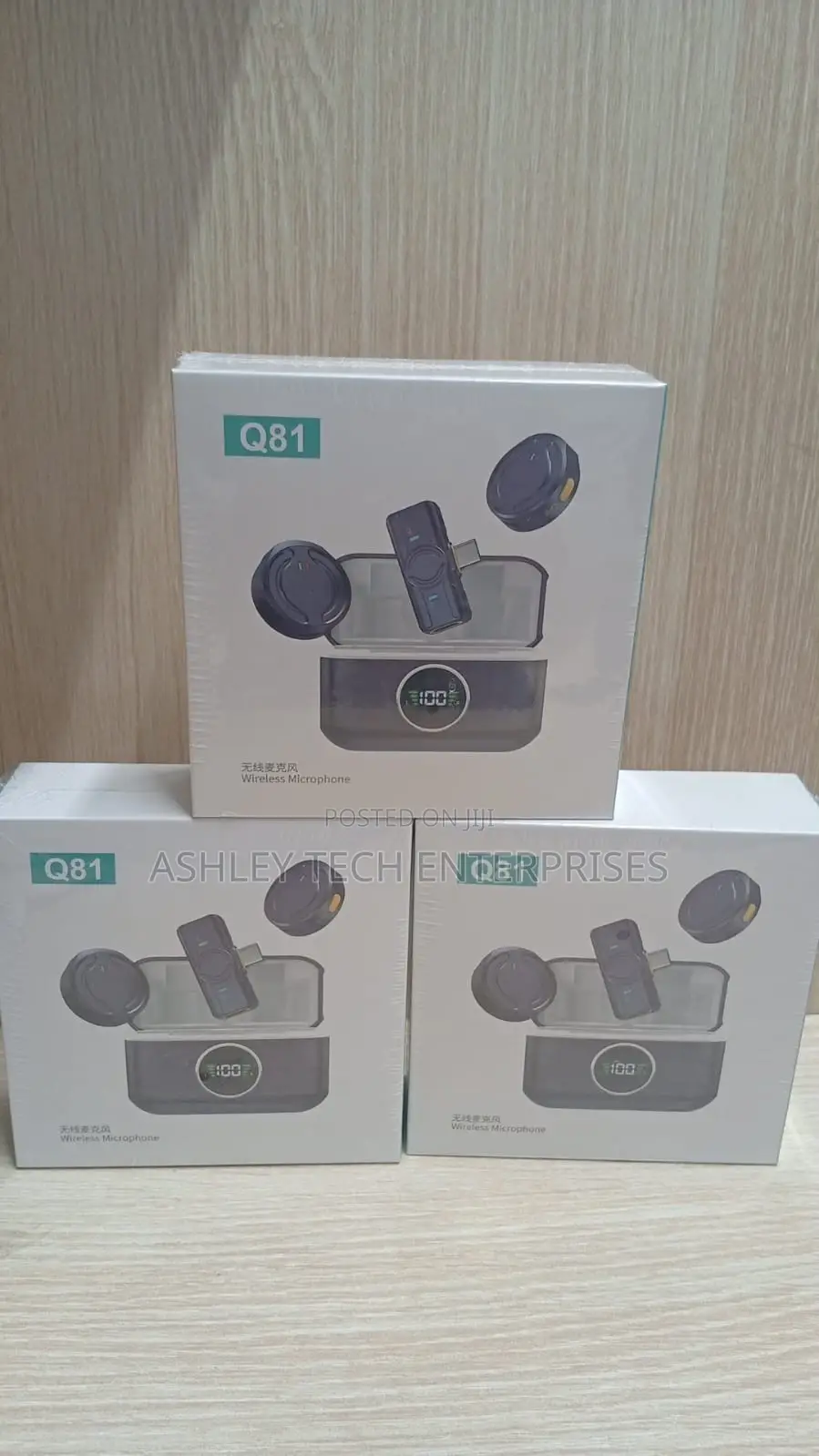 Q81 Wireless Microphone – Dual Lavalier Mic System