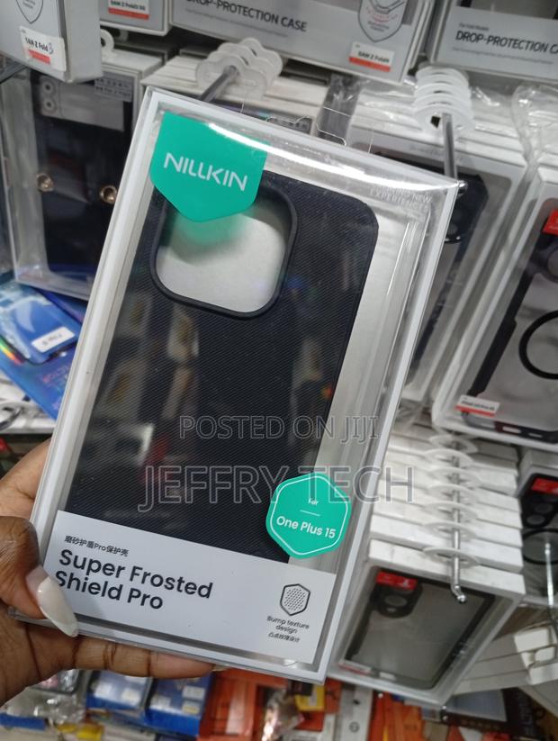 Oneplus 15 Dual-Layer Construction Case - thumbnail 2