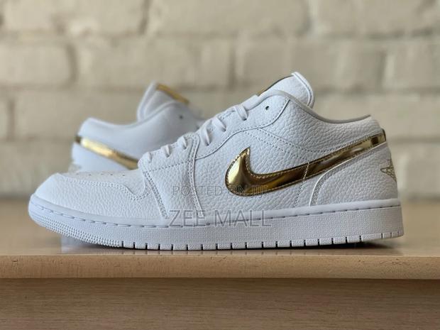 Women's Air Jordan 1 Low Se "White Metallic Gold"