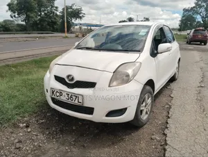 Toyota Vitz 2010 White