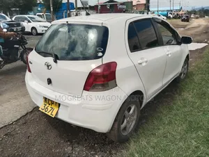 Toyota Vitz 2010 White