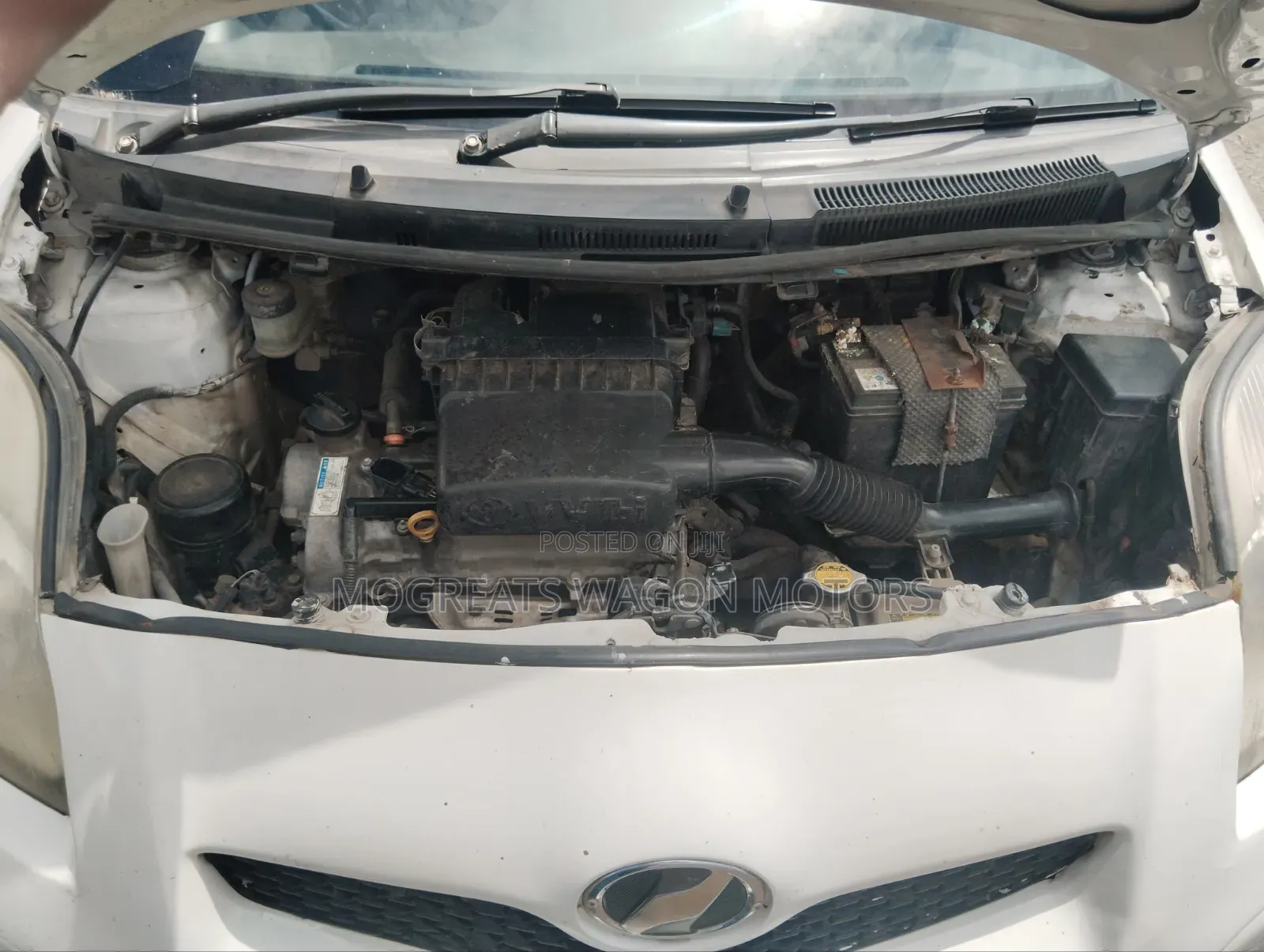 Toyota Vitz 2010 White