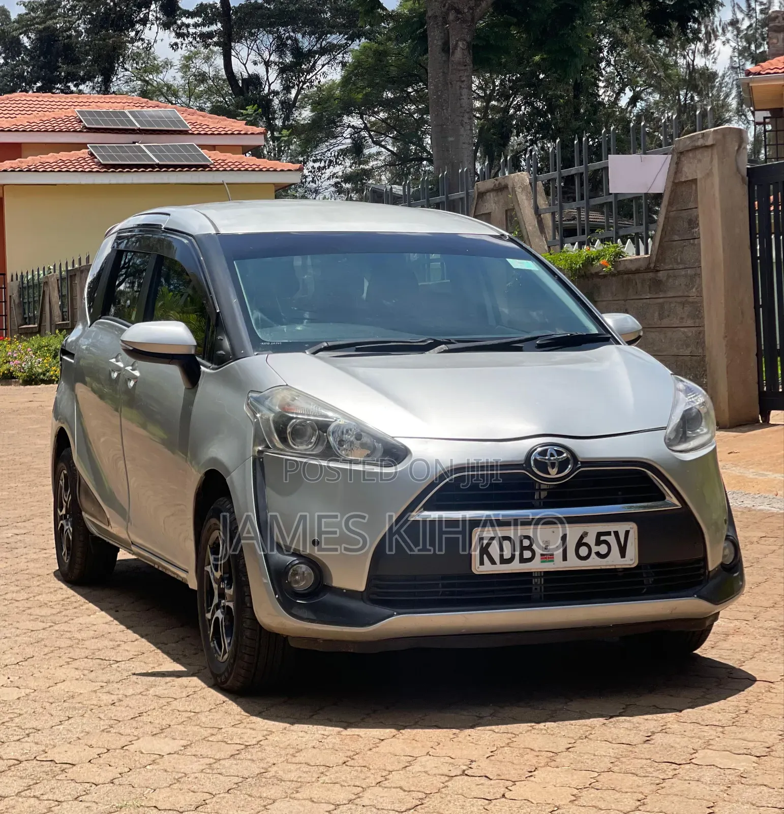 Toyota Sienta 2015 Silver