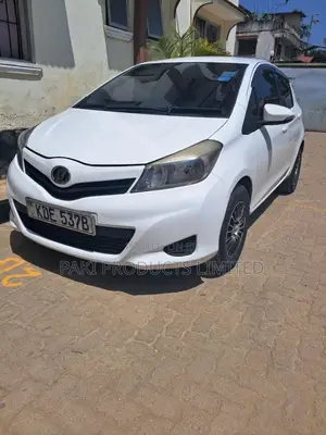 Toyota Vitz 2014 White
