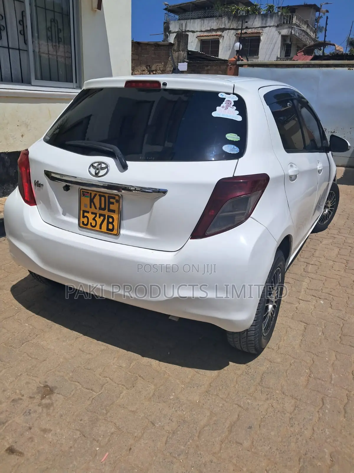 Toyota Vitz 2014 White
