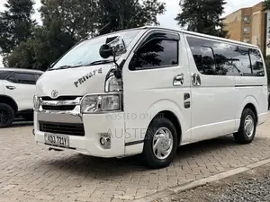 Toyota HiAce 2016 White
