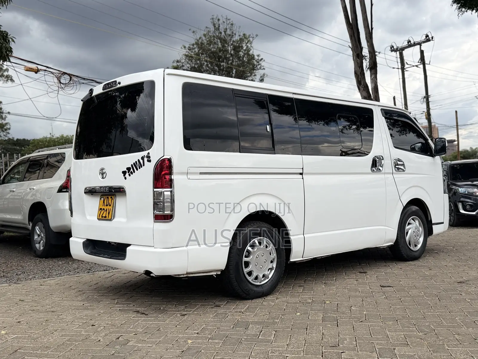 Toyota HiAce 2016 White