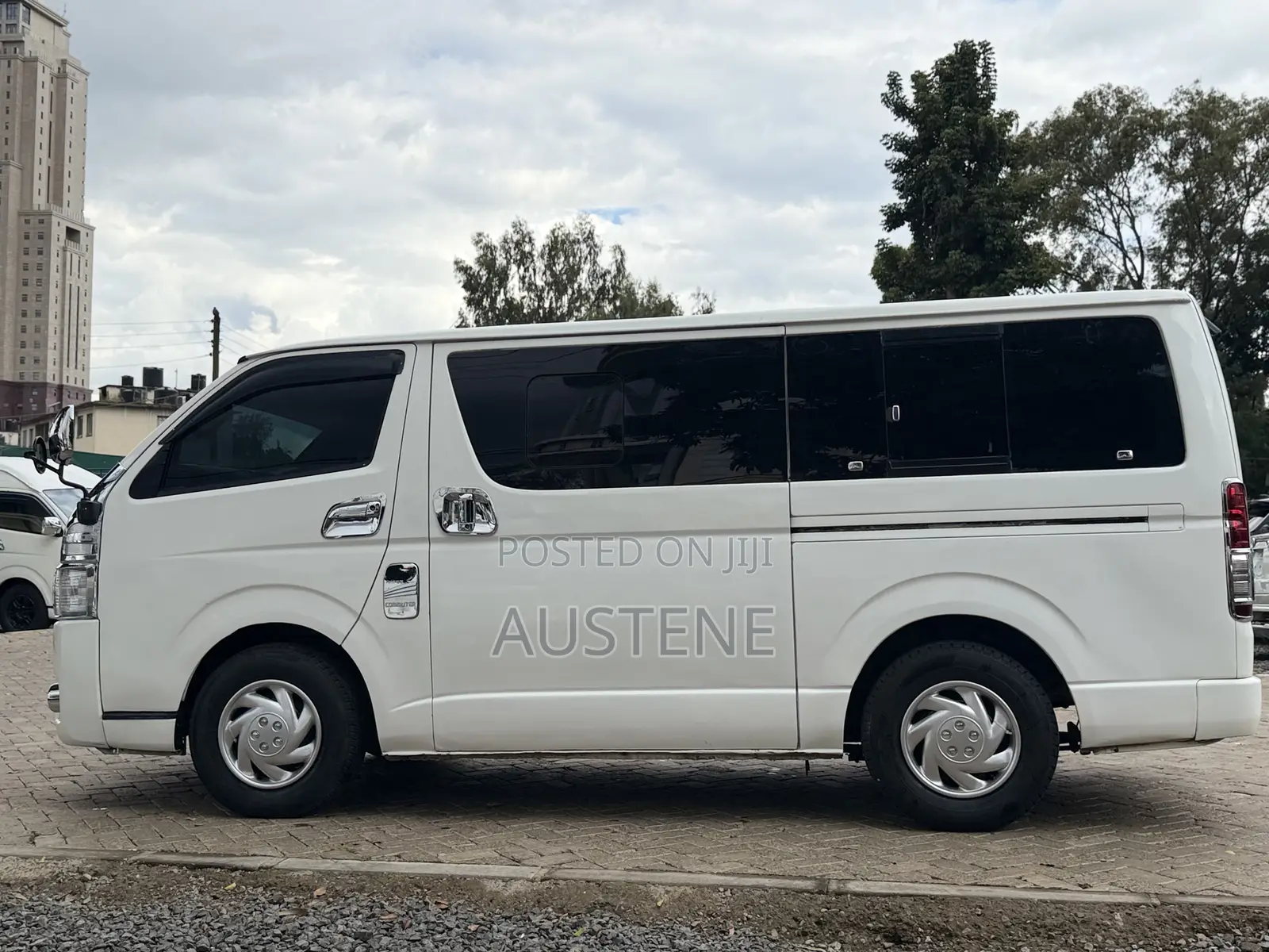 Toyota HiAce 2016 White