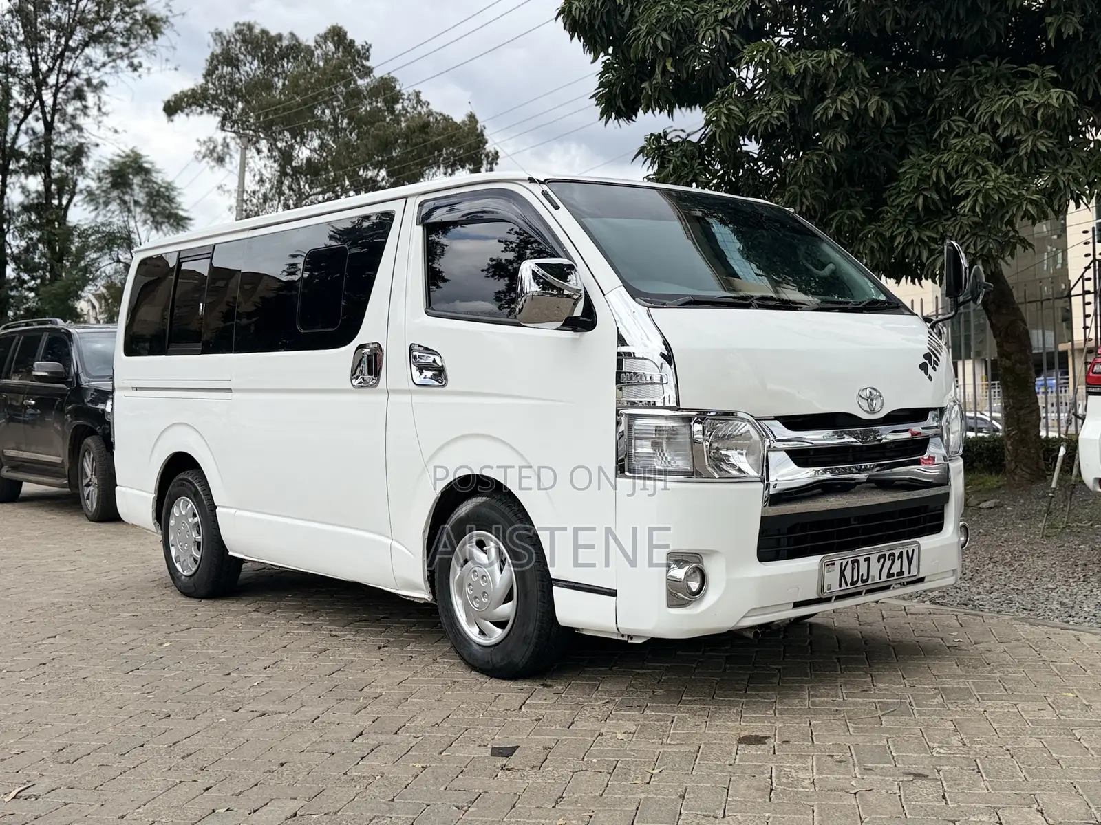 Toyota HiAce 2016 White