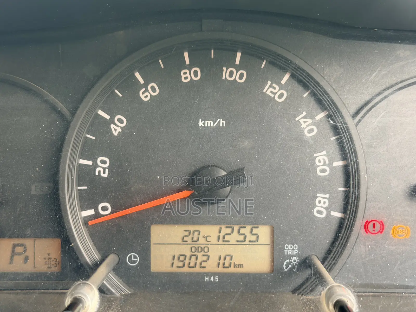 Toyota HiAce 2016 White