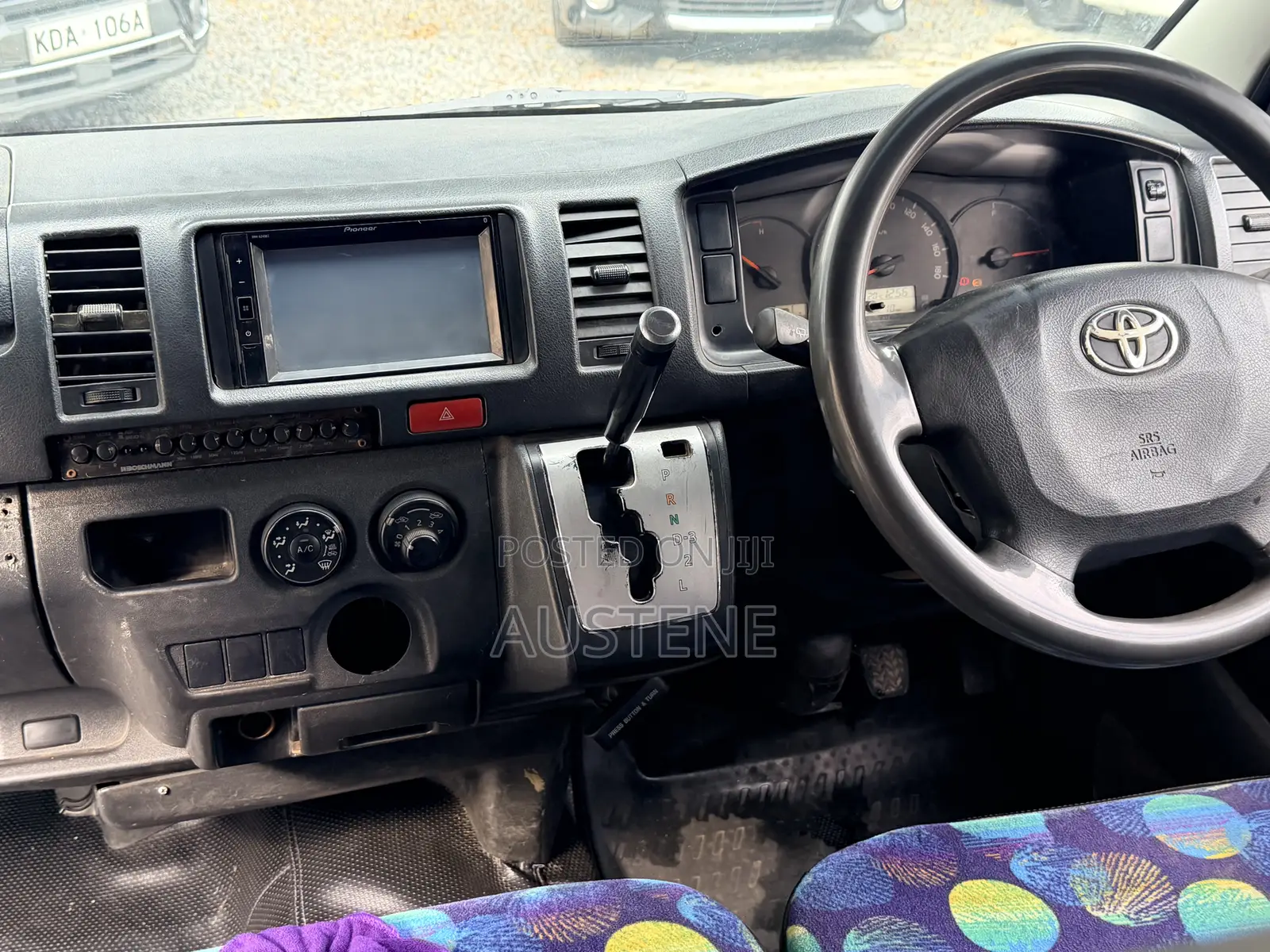Toyota HiAce 2016 White