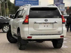 Toyota Land Cruiser Prado 2.8 2021 White