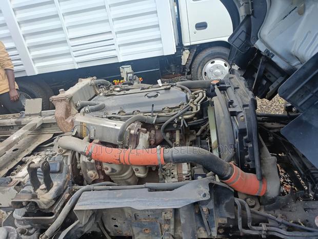 Isuzu Tipper - thumbnail 6