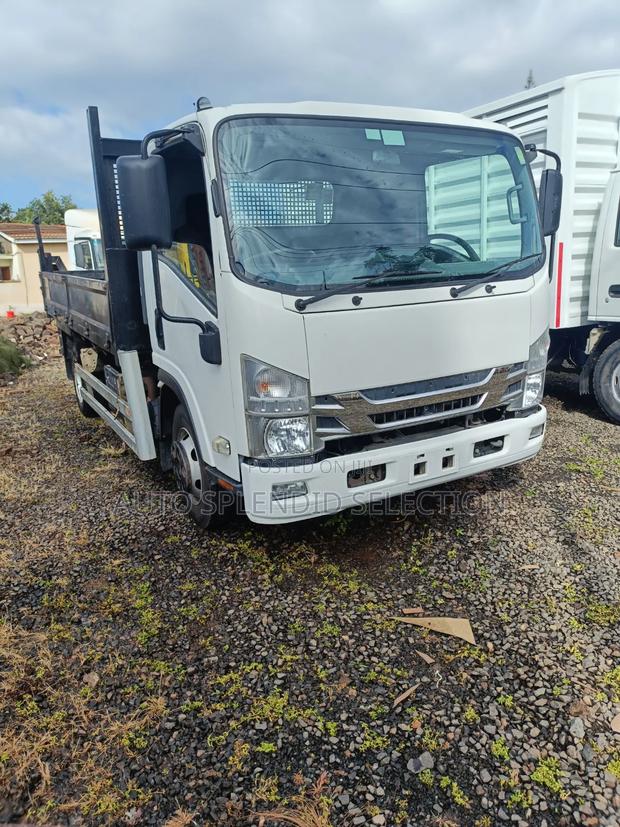 Isuzu Tipper - thumbnail 9