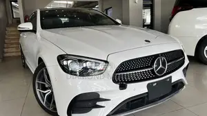 Mercedes-Benz E200 2019 Pearl