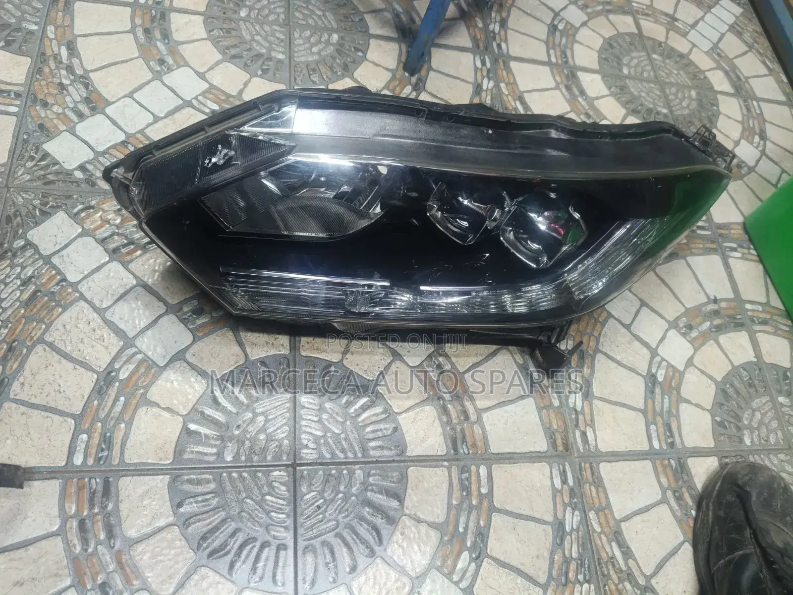 Headlight Honda Vezel 2015 in-Built Xenon