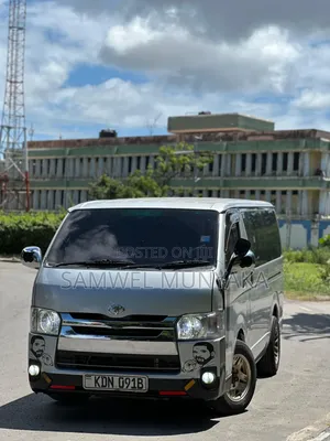 Toyota HiAce 2016 Silver