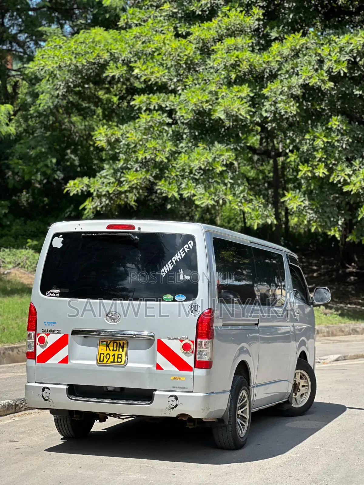 Toyota HiAce 2016 Silver