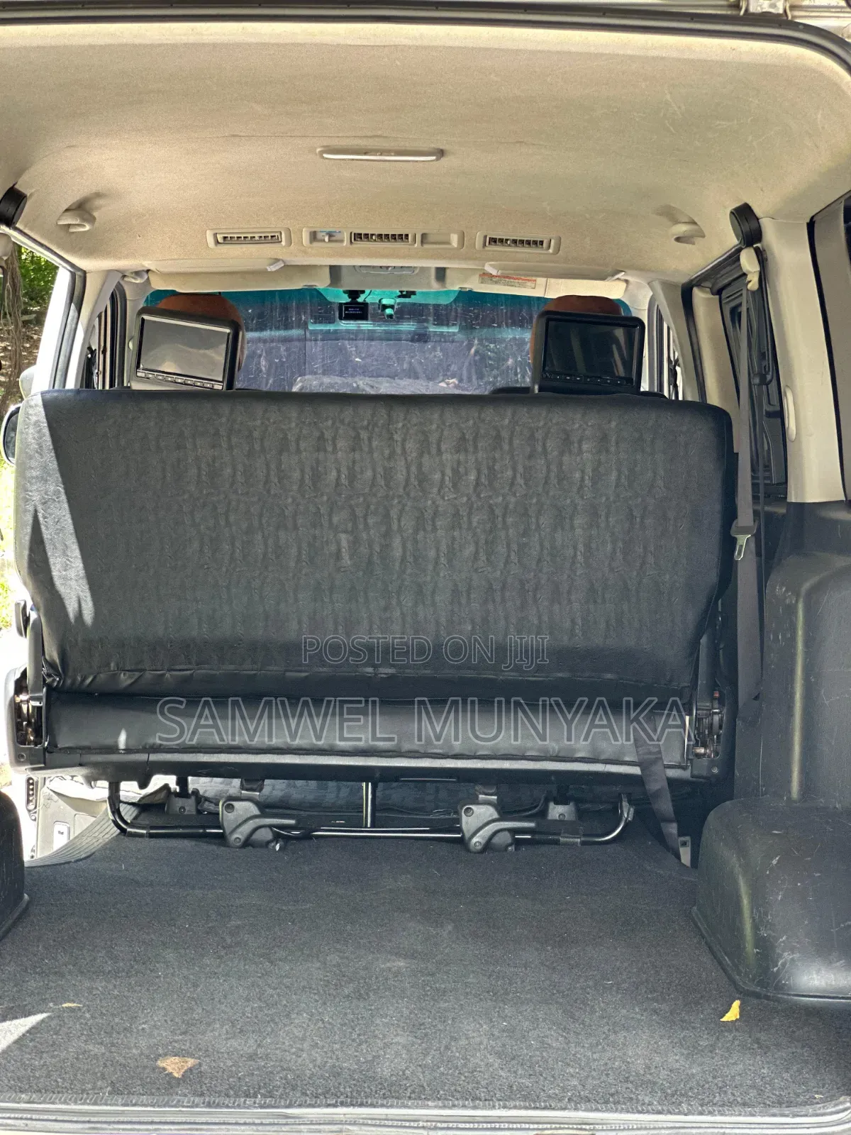 Toyota HiAce 2016 Silver
