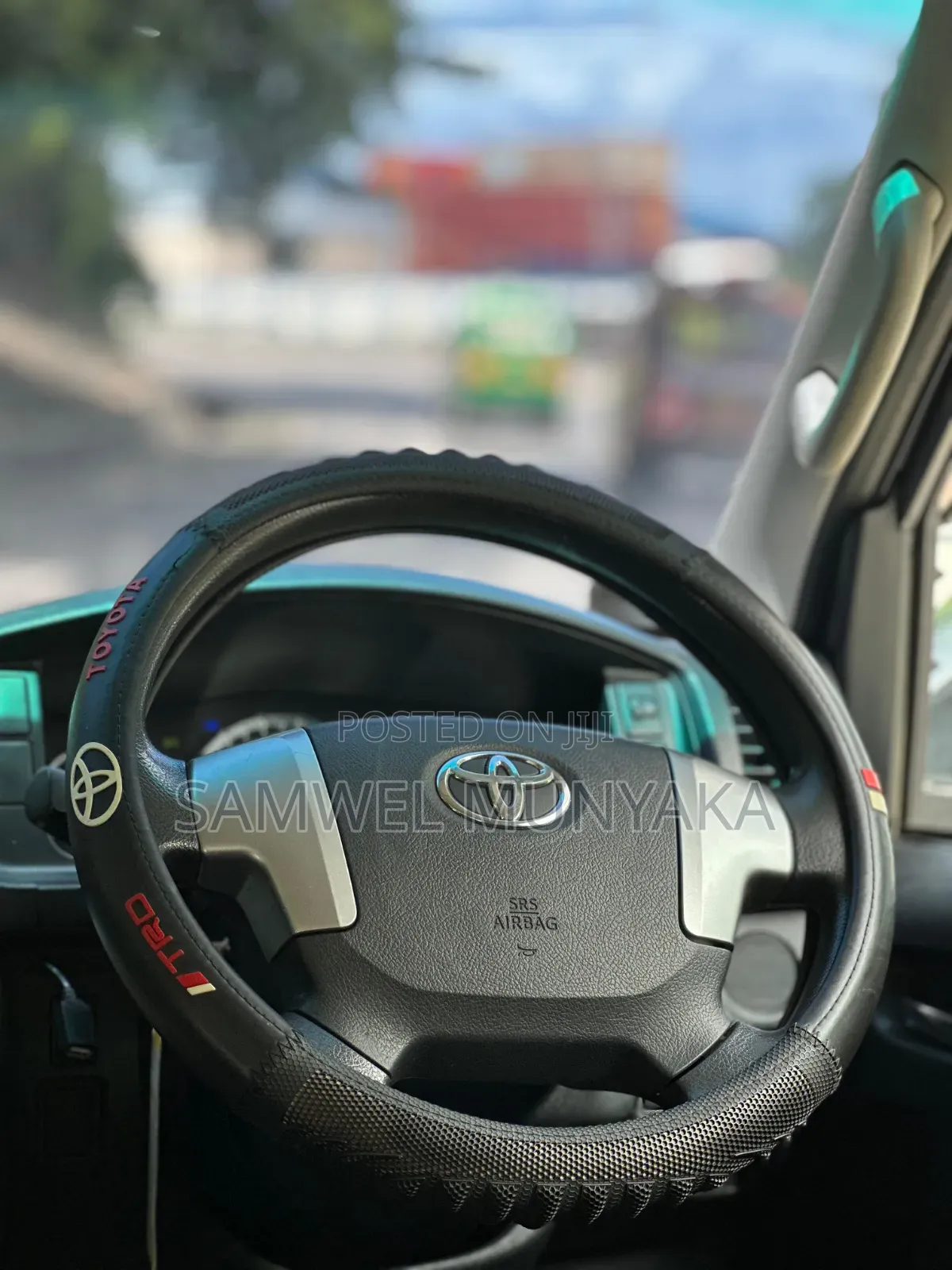 Toyota HiAce 2016 Silver