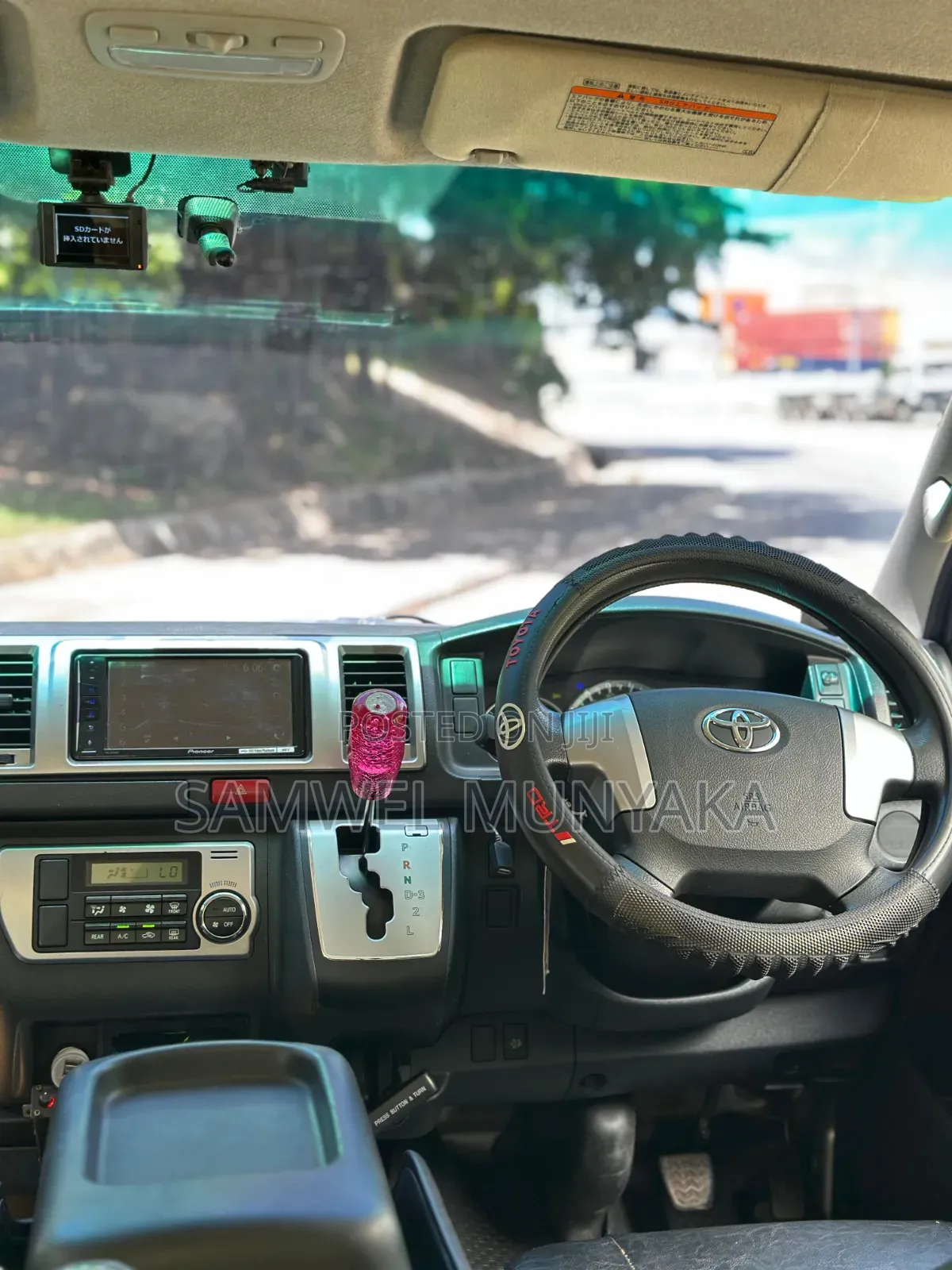 Toyota HiAce 2016 Silver