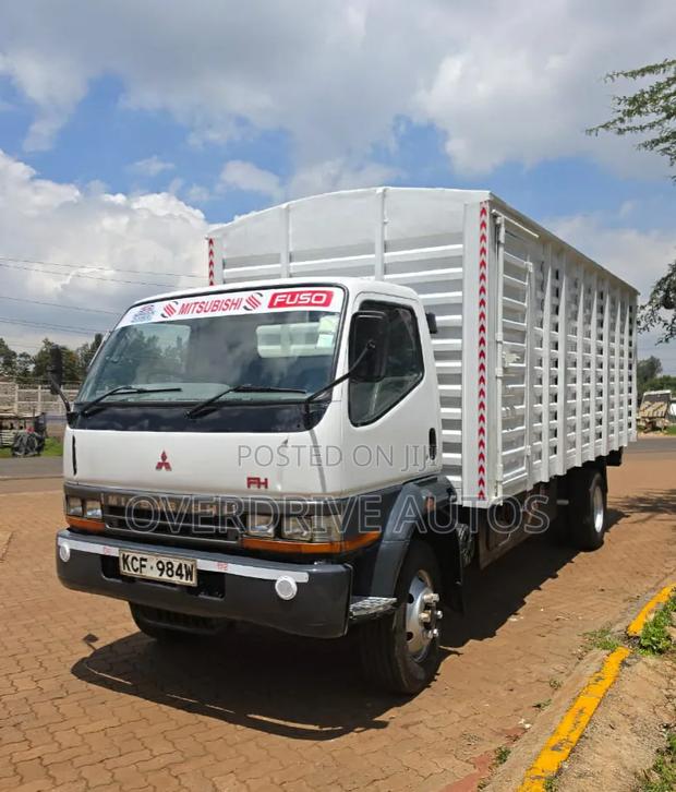 Mitsubishi Fh 215 2015 White - thumbnail 3