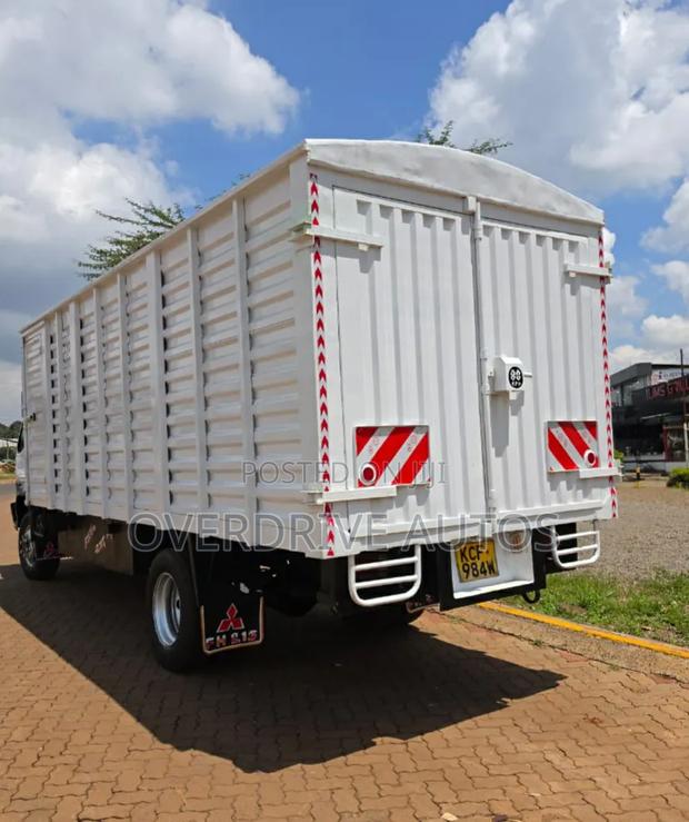 Mitsubishi Fh 215 2015 White - thumbnail 5
