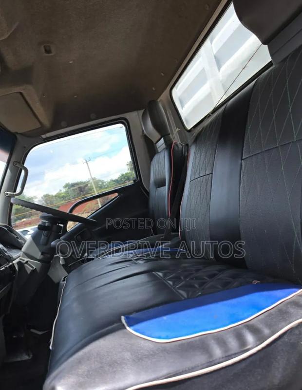 Mitsubishi Fh 215 2015 White - thumbnail 7