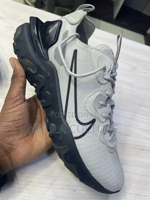 Nike React