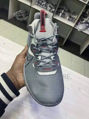 Nike React