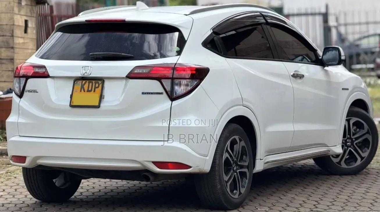 Honda Vezel 2017 White