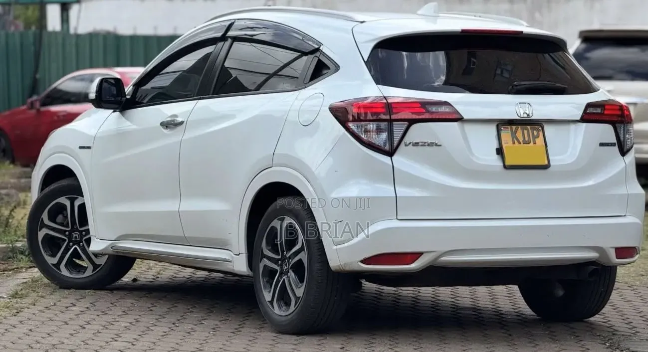 Honda Vezel 2017 White