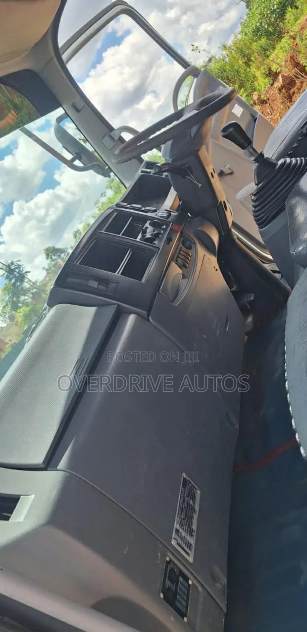 Isuzu Frr 2020 White - thumbnail 2
