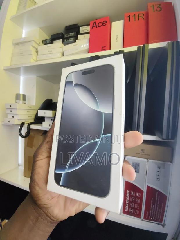 New Apple iPhone 16 Pro Max 256 GB Silver - thumbnail 4