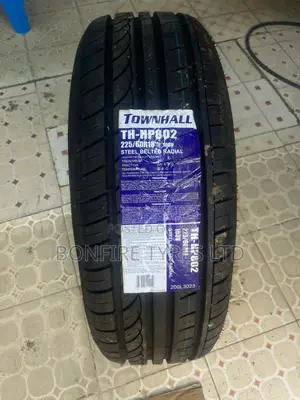 225/60r18 Town Hall