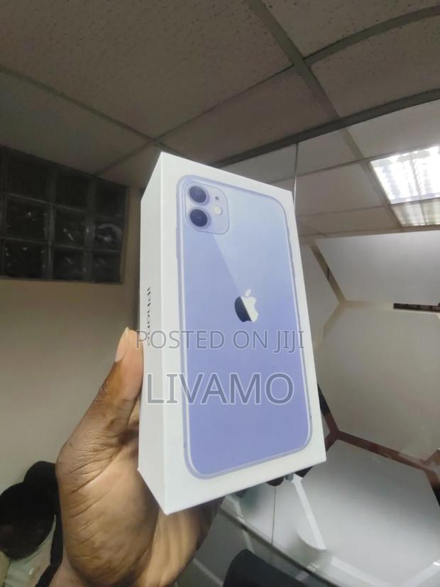 New Apple iPhone 11 128 GB Blue - main view