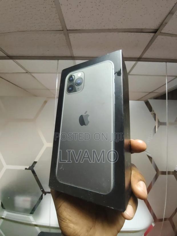 New Apple iPhone 11 Pro Max 256 GB Gold