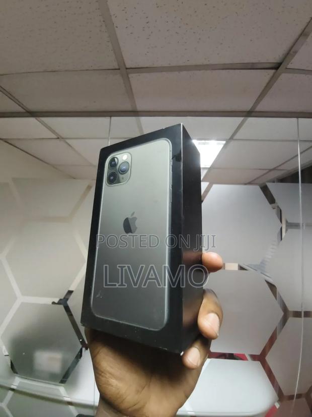 New Apple iPhone 11 Pro Max 256 GB Gold - thumbnail 3