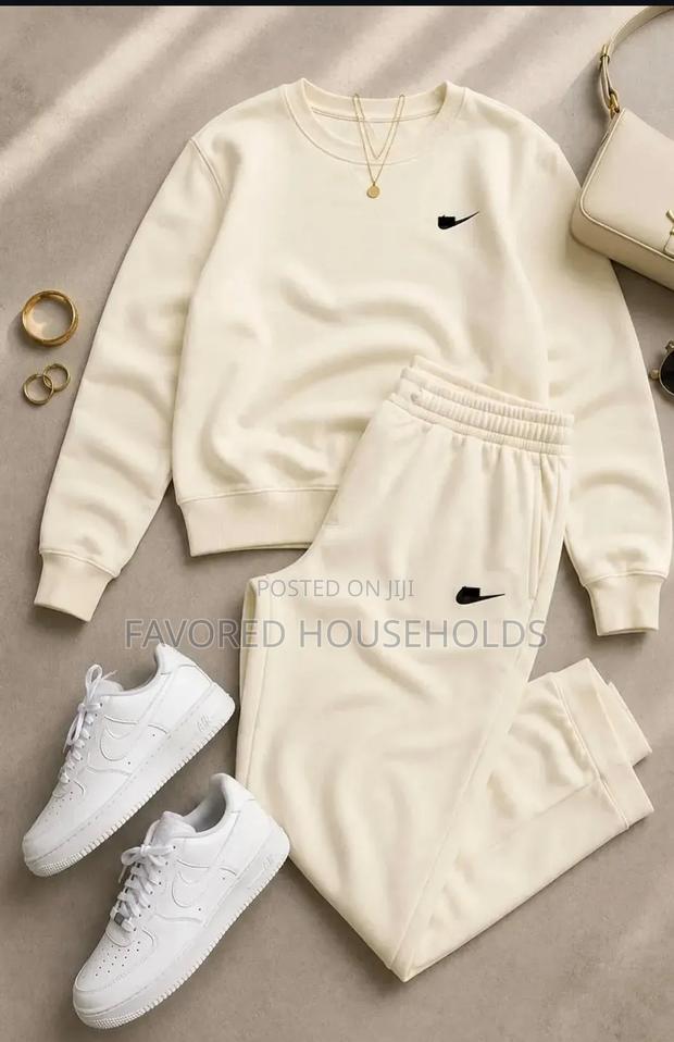 Quality Two Piece - thumbnail 3