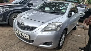 Toyota Belta 2010 Silver