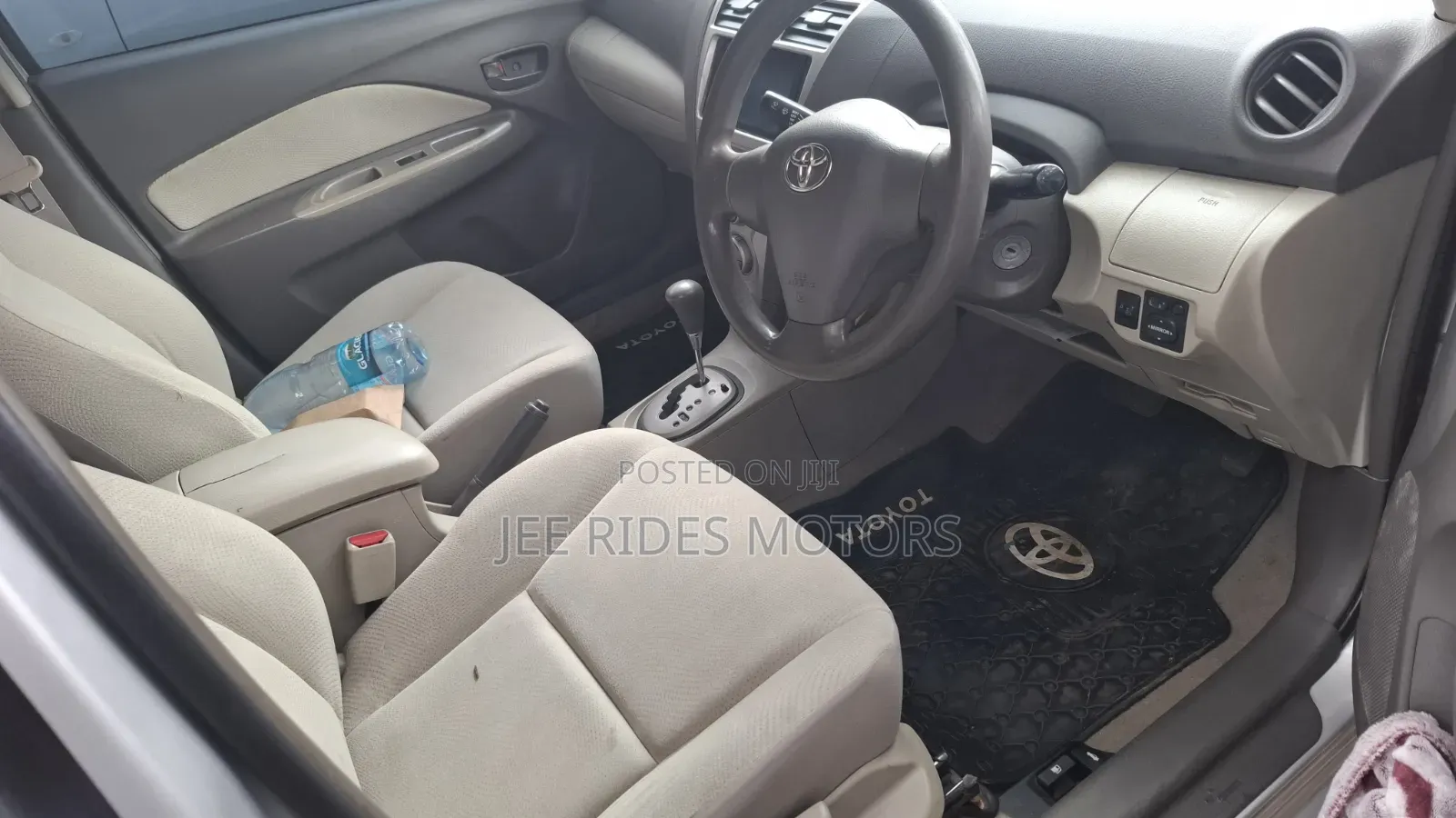 Toyota Belta 2010 Silver