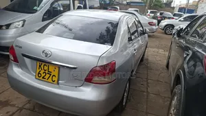 Toyota Belta 2010 Silver