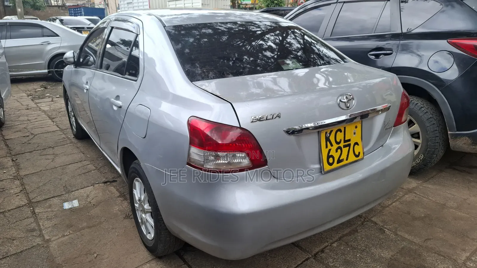 Toyota Belta 2010 Silver