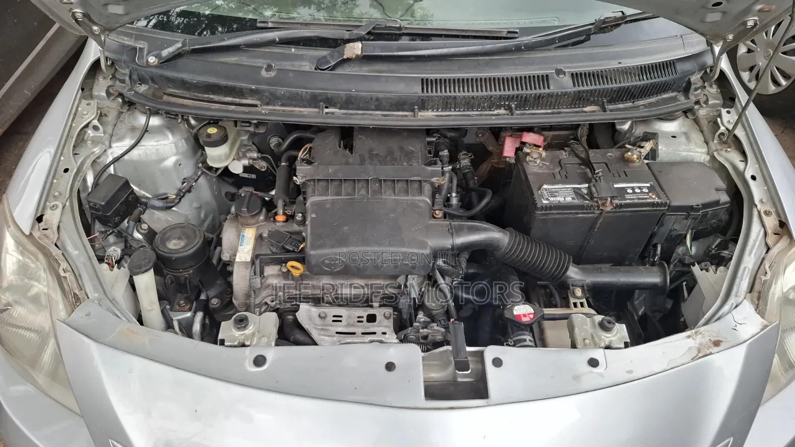 Toyota Belta 2010 Silver