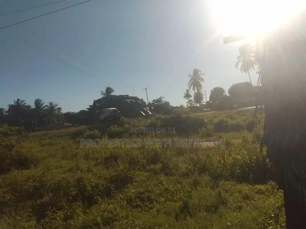 1/2 Acre for Sale in Ukunda, Diani. - thumbnail 4
