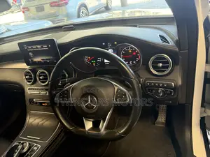 Mercedes-Benz GLC-Class 2019 White
