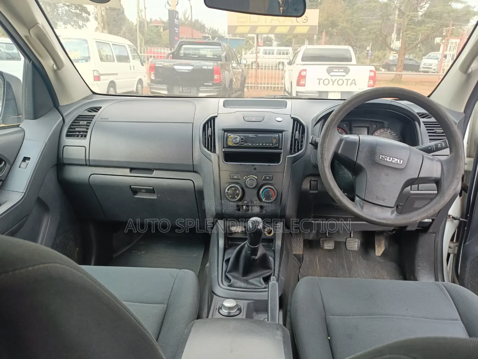 Isuzu D-MAX 2015 White