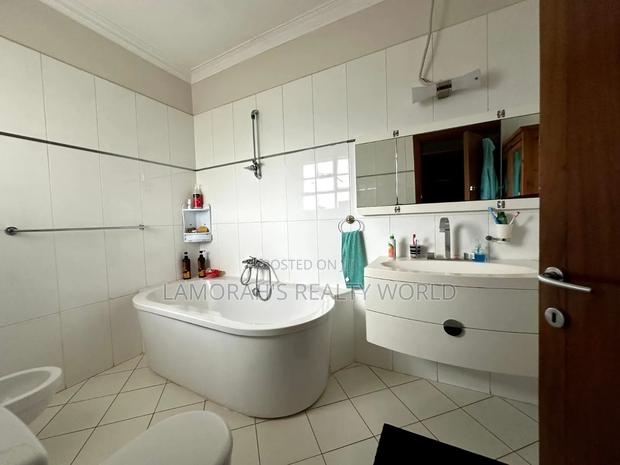 5bdrm Mansion in Runda for rent - thumbnail 9